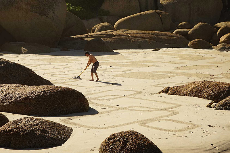 Voyage de dernière minute et beach-art en Afrique du sud