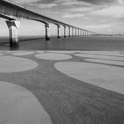 al rochelle, ile de Ré, pont, bridge, beach art, dougados