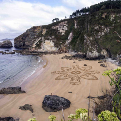 galicia, galice, beach art, dougados, mandala