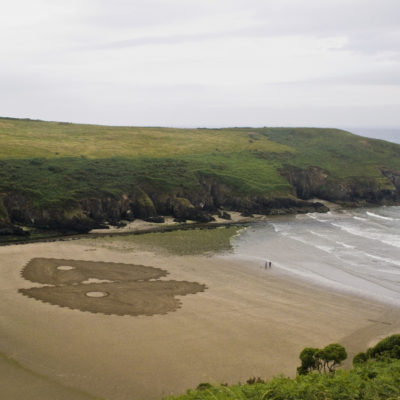 beach art, dougados, irland, stradbelly cove, heart, mecani