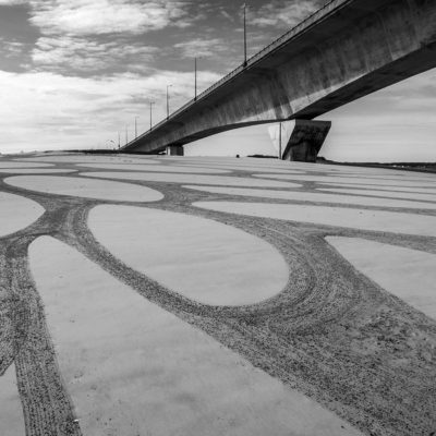 beach art, ile de Ré, la Rochelle, dougados, sand drawing, bridge, pont