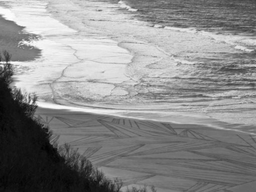 beach art, biarritz, cotes des basque, dougados, hachures, rayures, ocean