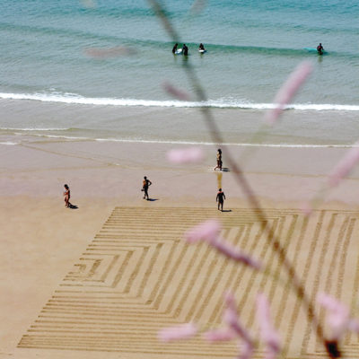 tamaris, beach art, dougados, biarritz, cote des basques, optic art, lignes, carré
