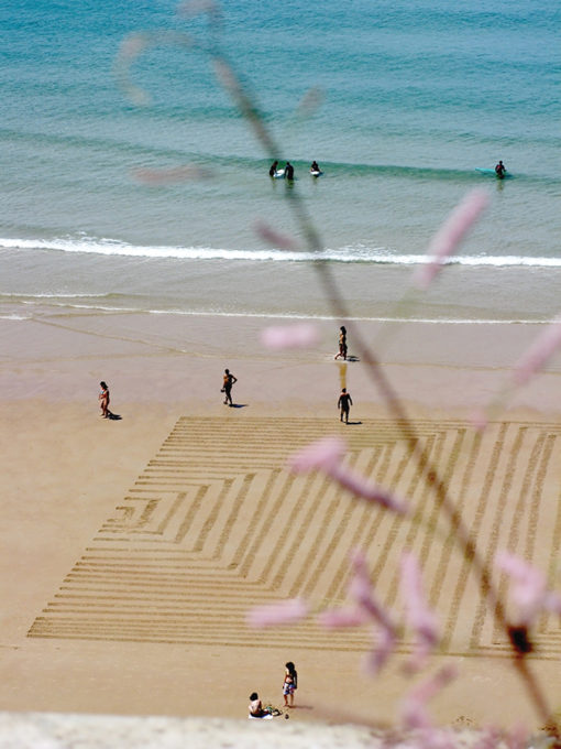 tamaris, beach art, dougados, biarritz, cote des basques, optic art, lignes, carré