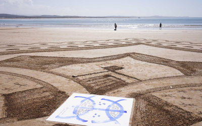 Vidéo: Calligraphie et beach art