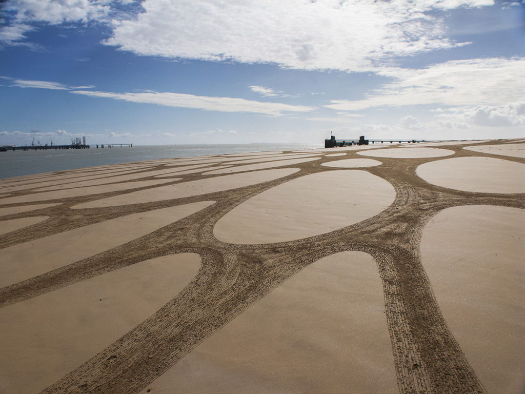 Sam Dougados, beach art, biarritz, La Rochelle, île de Ré