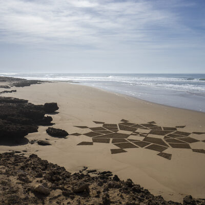 beach art, sam dougados, dessin sur la plage, land art, art environnemental, maroc, Moulay, mandala, zellige, art islamique