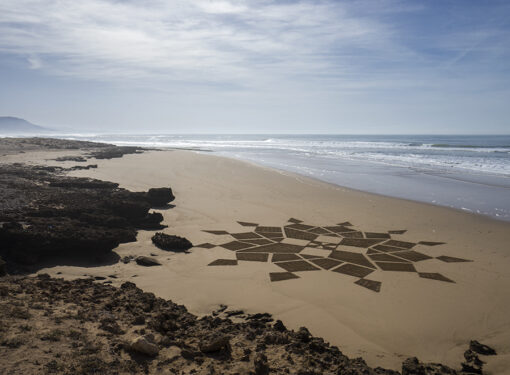 beach art, sam dougados, dessin sur la plage, land art, art environnemental, maroc, Moulay, mandala, zellige, art islamique